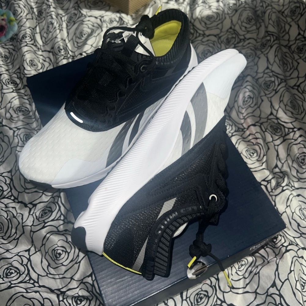 New running Reebok shoes